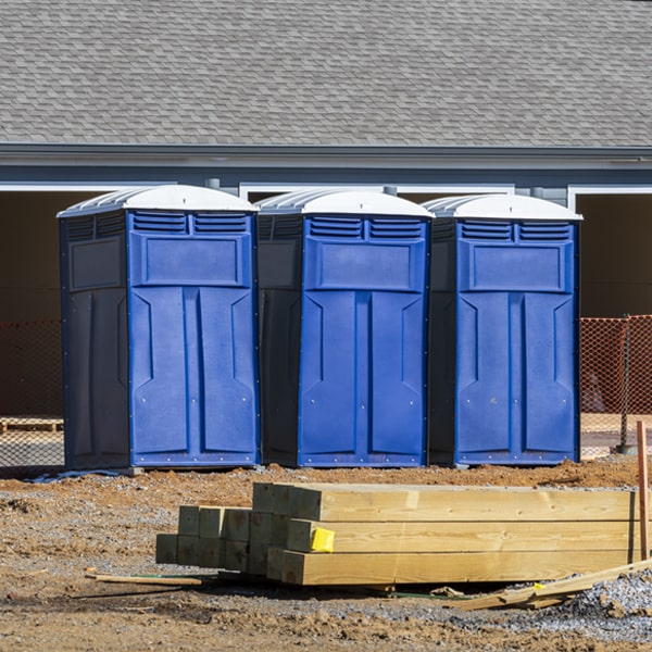 how can i report damages or issues with the portable toilets during my rental period in Cascade Iowa